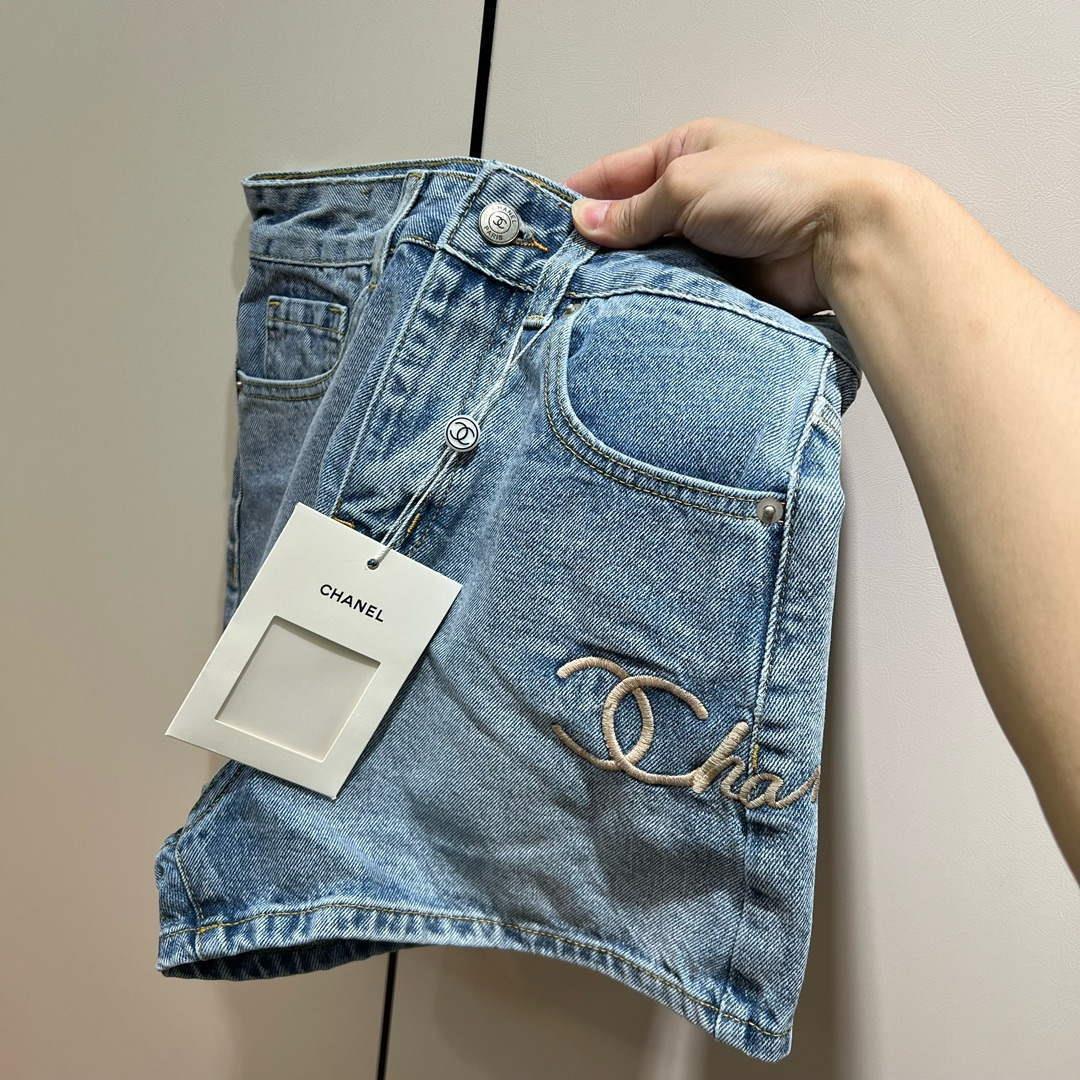 Chanel Women’s Fashion Denim shorts C58801