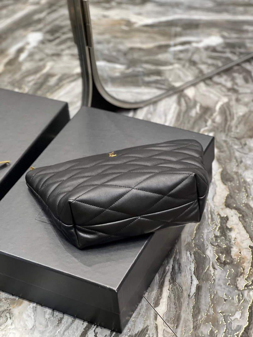 YSL 696779 Sade Pouch In Quilted Lambskin Black