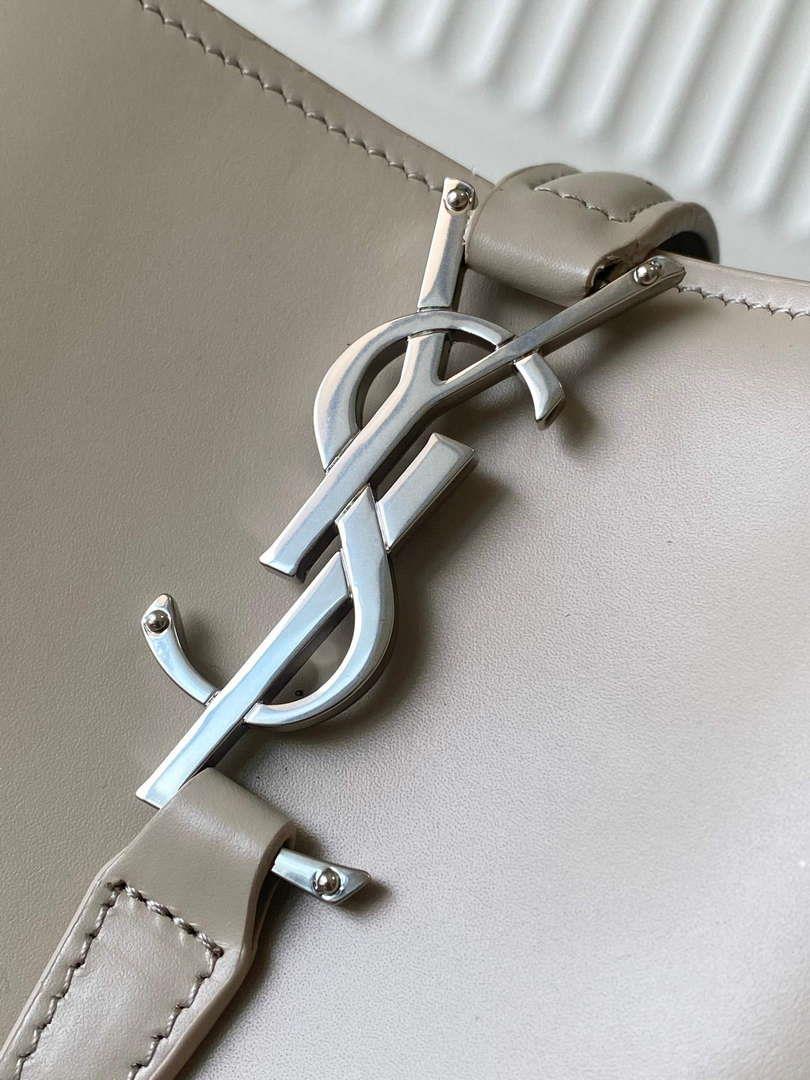 YSL 7490362 Le 37 Small In Shiny Leather Apricot