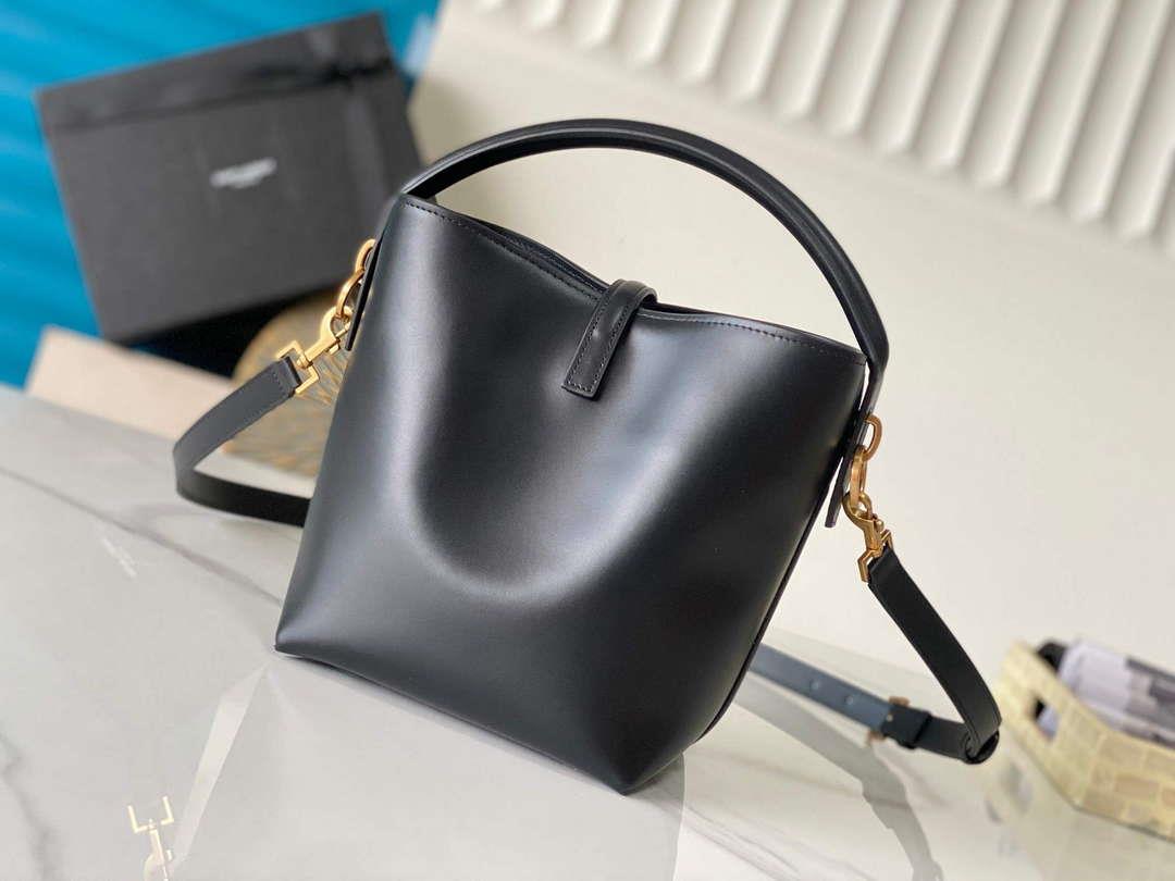 YSL 7490362 Le 37 Small In Shiny Leather Black