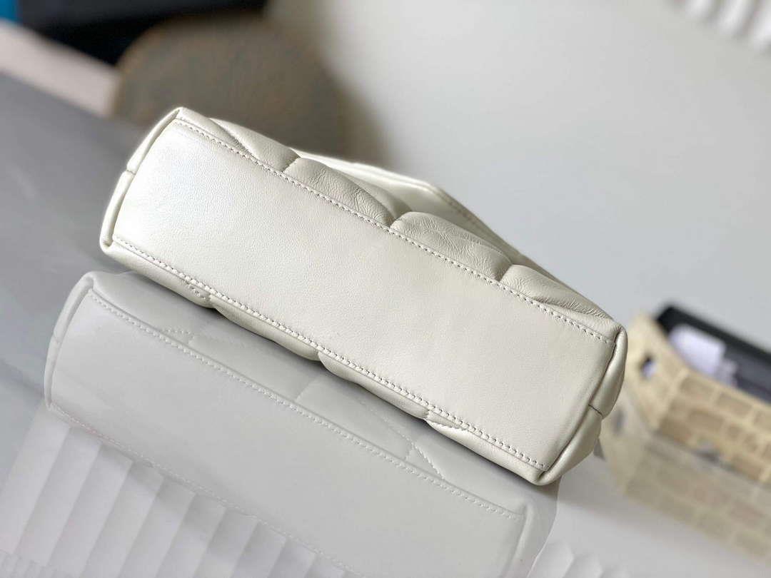 YSL 7593371 Puffer Toy Bag In Quilted Lambskin White