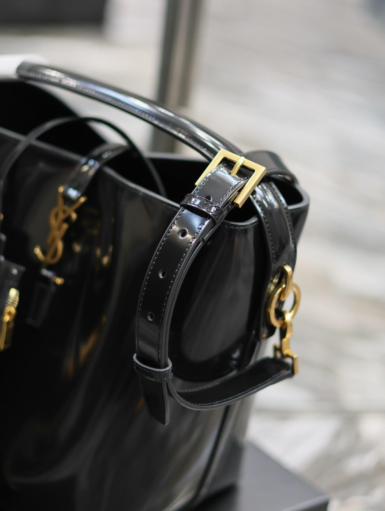 YSL 742828 Le 37 In Vegetable-Tanned Patent Leather Black