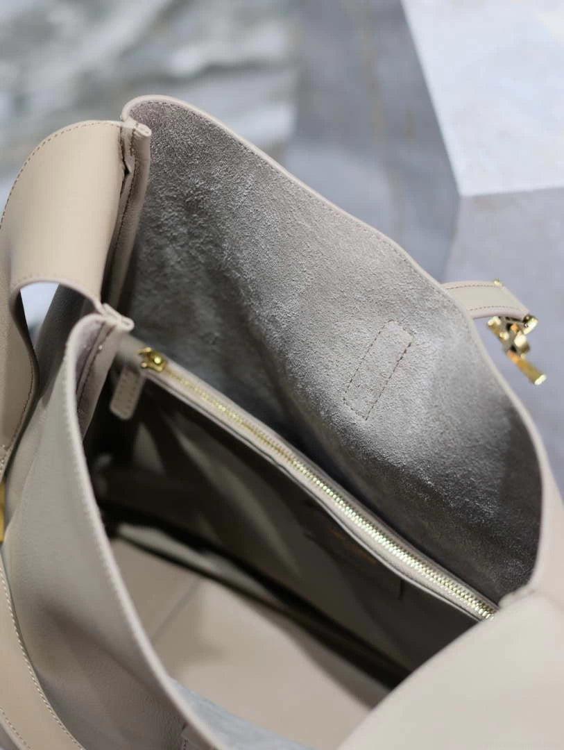 YSL 753837 Le 5 À 7 Supple Large In Smooth Leather Gray