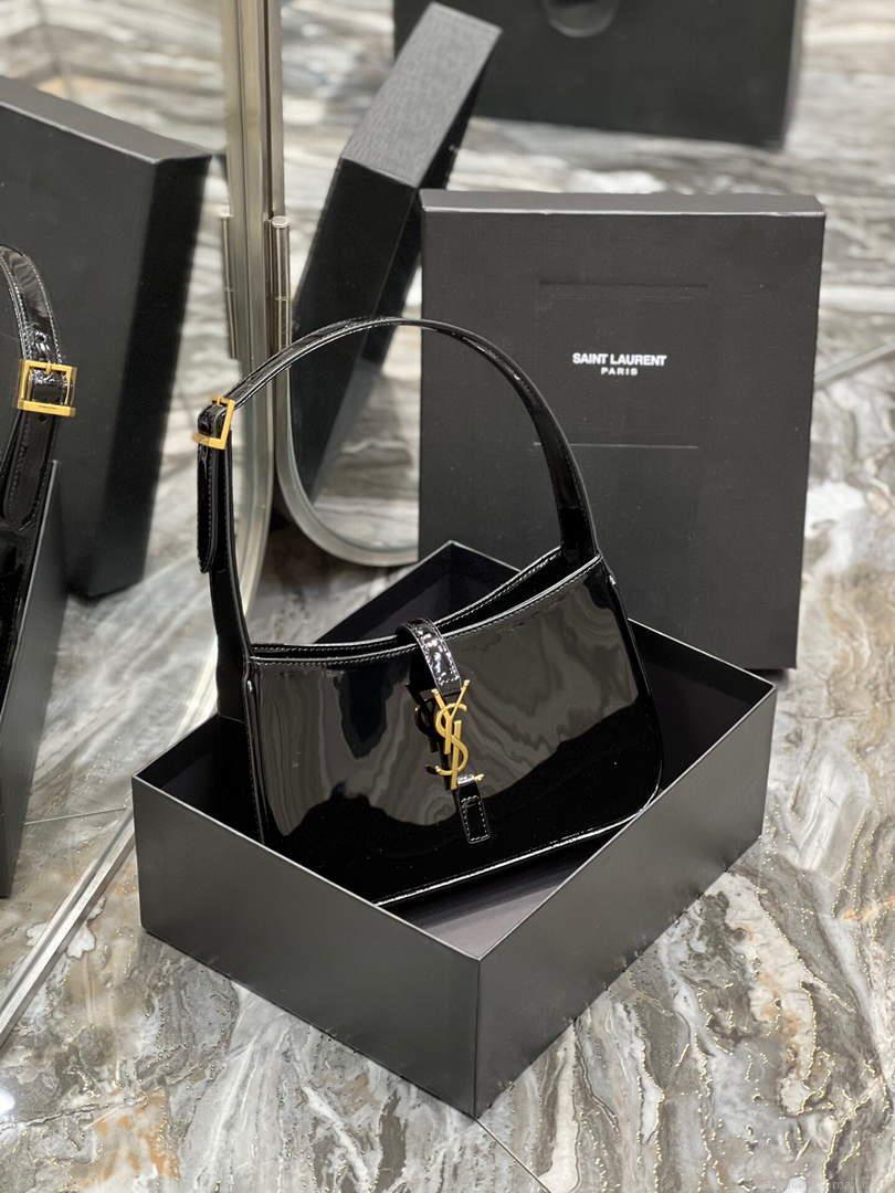 YSL LE5À7 657228 Hobo Bag In Patent Leather Black