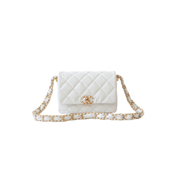 CHANEL MINI FLAP