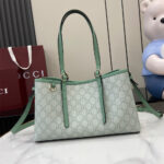 GG Emblem medium tote bag - Image 2