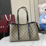 GG Emblem medium tote bag - Image 2
