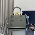 Prada Galleria medium Saffiano leather bag(HIGH-END GRADE) - Image 2