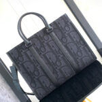 Dior East-West Tote Bag - Image 2