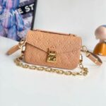 LV Pochette Métis East West - Image 2