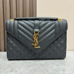 YSL envelope medium in grained leather - Image 2