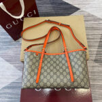 GG Emblem medium tote bag - Image 2
