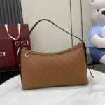 GG Emblem medium shoulder bag - Image 2