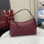 GG Emblem medium shoulder bag - Image 2
