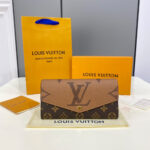 Louis Vuitton Sarah Wallet - Image 2
