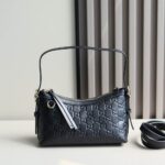 GG Emblem small shoulder bag - Image 2