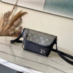 LV Pulse Wearable Wallet G65 - Image 2