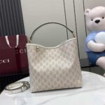 GG Emblem medium bucket bag - Image 2