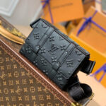 LV TRUNK SLINGBAG - Image 2