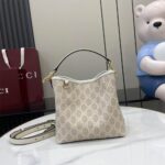 GG Emblem small bucket bag - Image 2