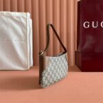 GG Emblem small shoulder bag - Image 3