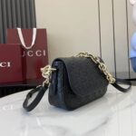 GG Emblem small shoulder bag - Image 3