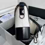 CHANEL Medium GABRIELLE HOBO HANDBAG - Image 3