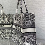 LARGE DIOR BOOK TOTE - Image 3