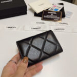 CHANEL 19 card holder with flap - Image 3