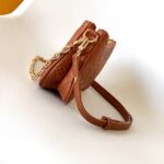 LV Pochette Liv - Image 3