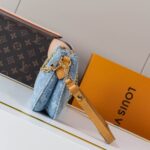 LV Liv Pochette - Image 3