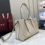 GG Emblem medium tote bag - Image 3