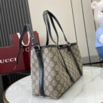 GG Emblem medium tote bag - Image 3