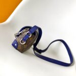 LV Steamer Wearable Wallet - Image 3