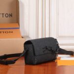 LV Steamer Wearable Wallet - Image 3