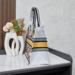 Dior Souvenir Medium Dior Book Tote - Image 3