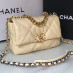 CHANEL 19 Handbag - Image 3