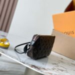 LV Pochette Accessoires - Image 3