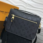 LV Pochette Metis Handbag - Image 3