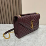 YSL envelope medium in grained leather - Image 3