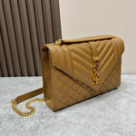 YSL envelope medium in grained leather - Image 3