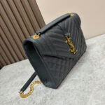 YSL envelope medium in grained leather - Image 3