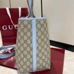 GG Emblem large tote bag - Image 3