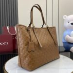 GG Emblem large tote bag - Image 3