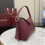 GG Emblem medium shoulder bag - Image 3