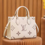Louis Vuitton ONTHEGO PM - Image 3