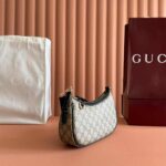 GG Emblem small shoulder bag - Image 3