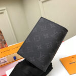 LV PASSPORT COVER - Image 3