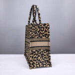 LARGE DIOR BOOK TOTE - Image 3