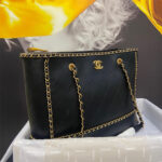 CHANEL SHOPPING BAG - Image 3